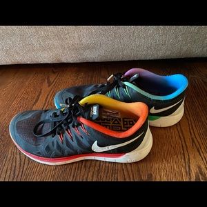 Nike sneakers BE TRUE